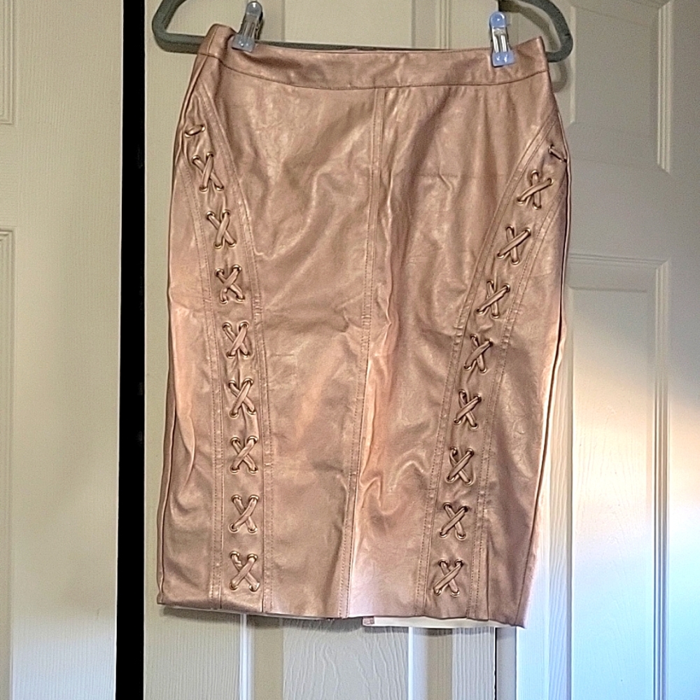 SHOEDAZZLE Pink stitched pencil skirt